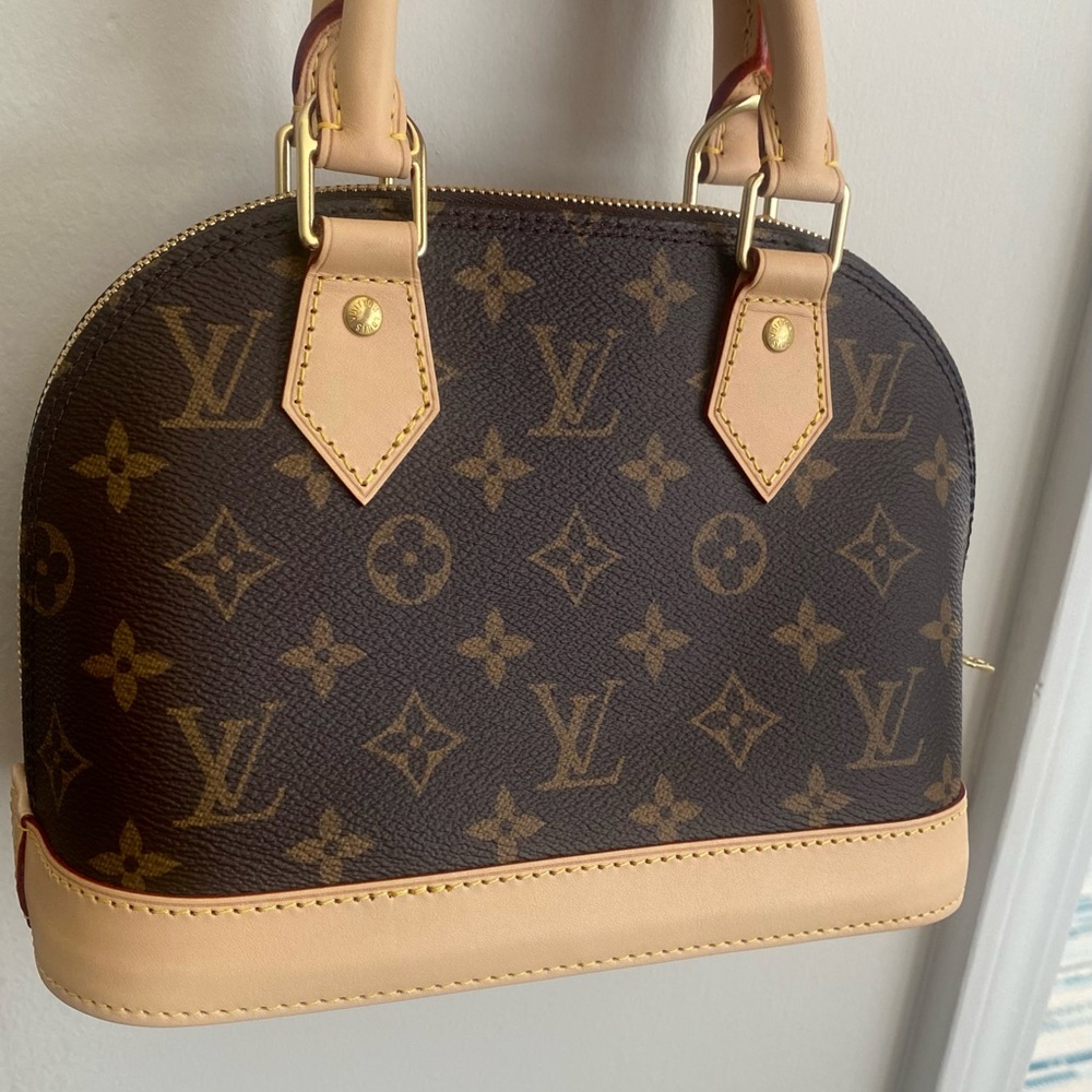 Authentic / BRAND NEW! LOUIS VUITTON ALMA BB BAG